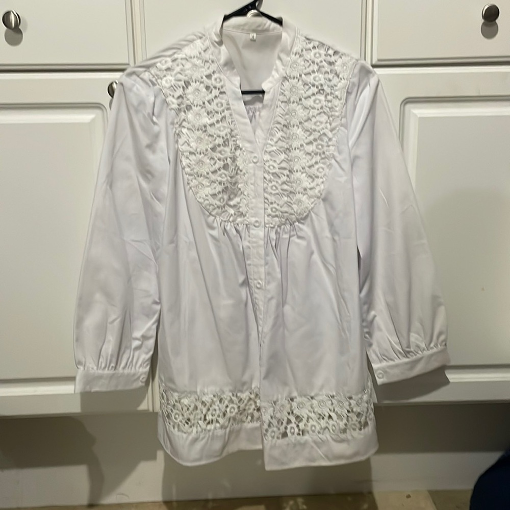 Women’s medium tunic three-quarter length sleeve, white with lace cutout